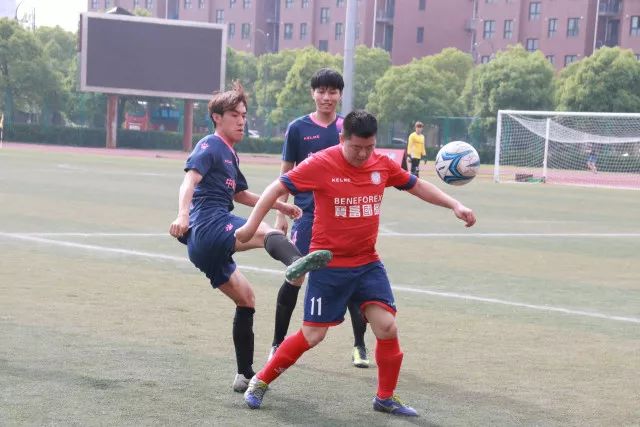 阿莫林向曼联拥趸公开道歉！承认犯错亏欠球迷，仍暗示有难言之隐